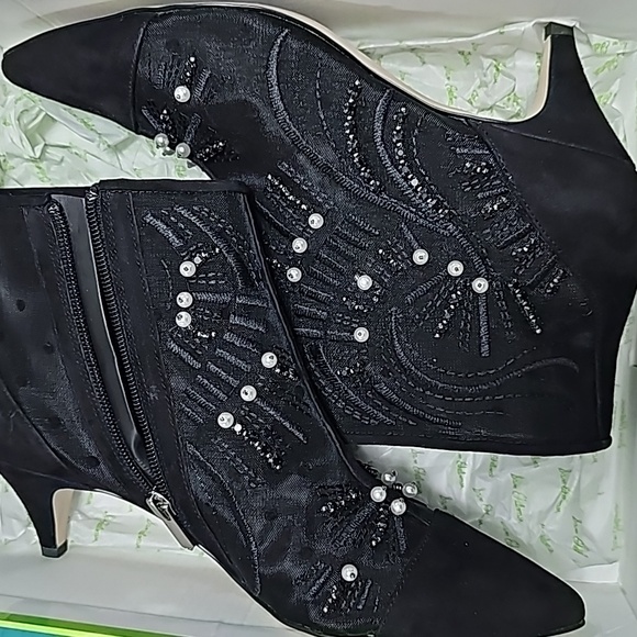 Sam Edelman Booties,9 - Picture 9 of 9